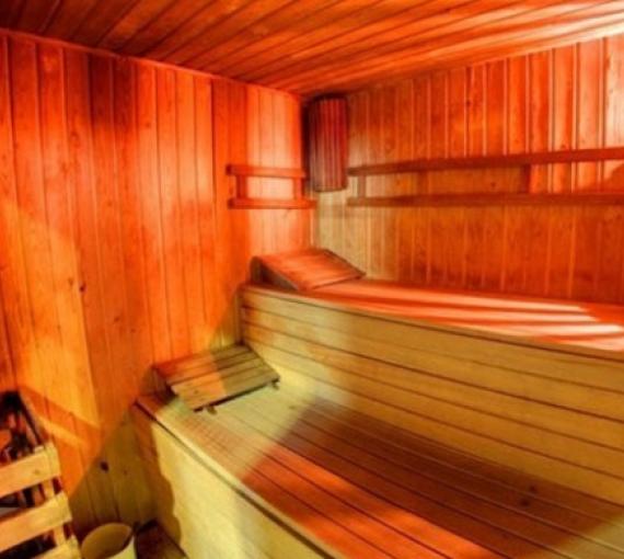 Plan Amigo de Clínica Baviera. Parque Cazorla sauna